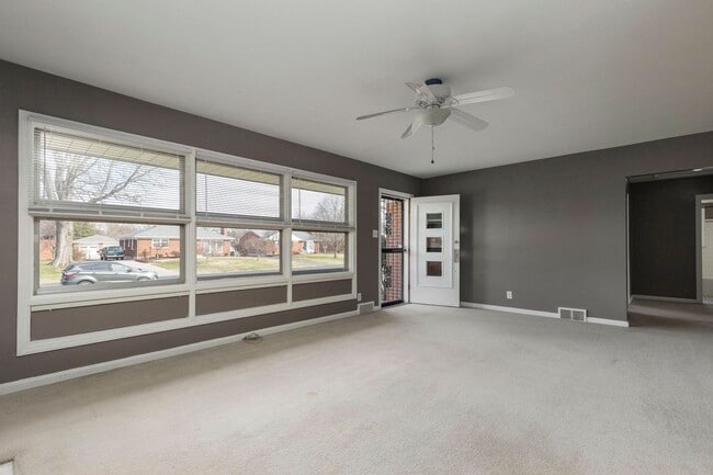 Building Photo - 3706 Chevy Chase Rd