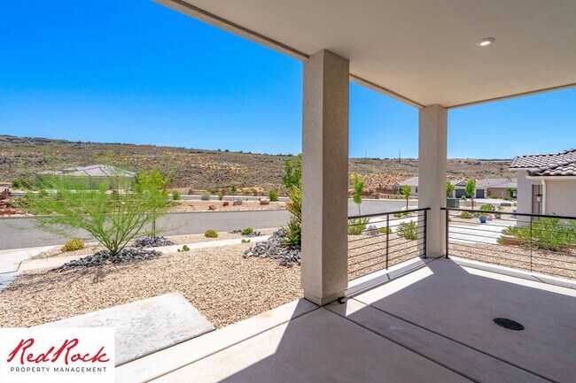 Building Photo - Stunning 4 Bedroom Home. Dog friendly!