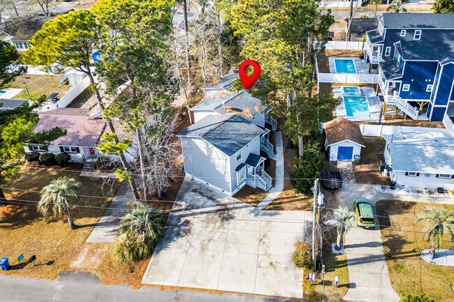 Building Photo - Reduced Rent for Any Lease Signed in Feb!! 8 Blocks to the Beach!!