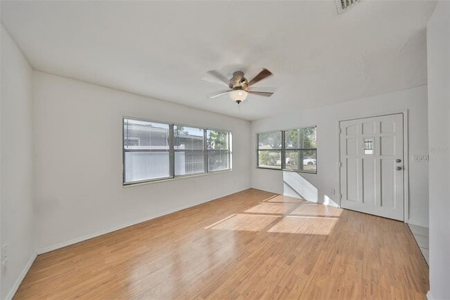 Building Photo - 6912 40th Ave N