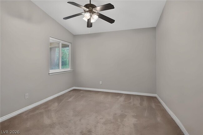 Building Photo - 1056 Kennebunk Cir