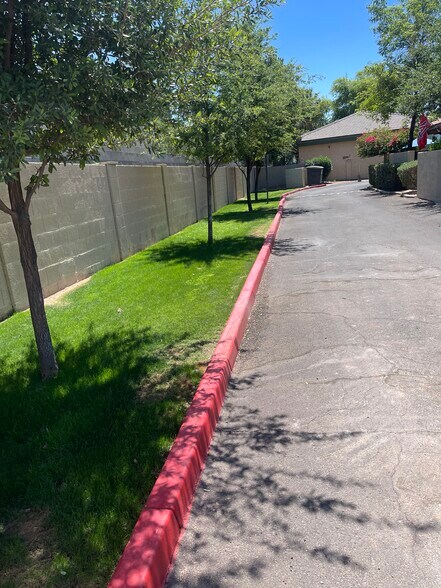 Building Photo - 6533 N 7th Ave