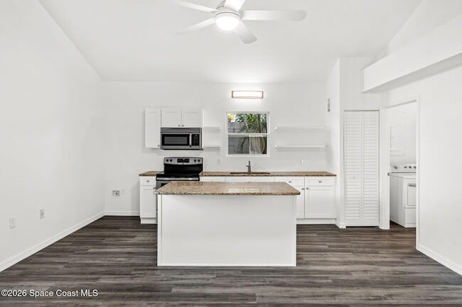 Building Photo - 1625 Hortana Dr