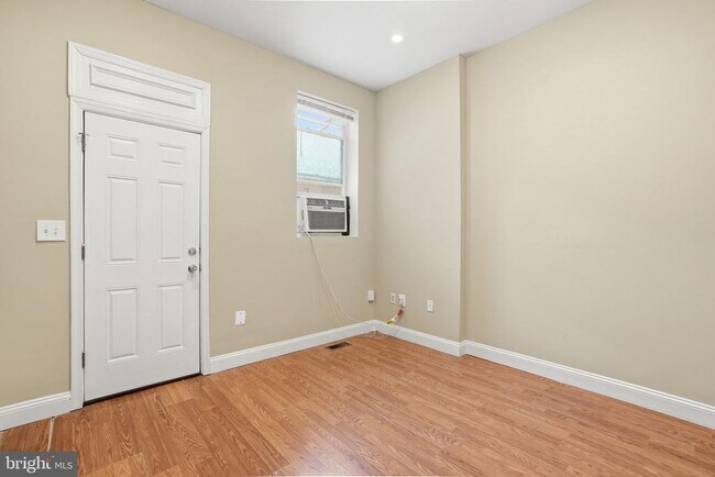 Building Photo - 1440 Fairmont St NW