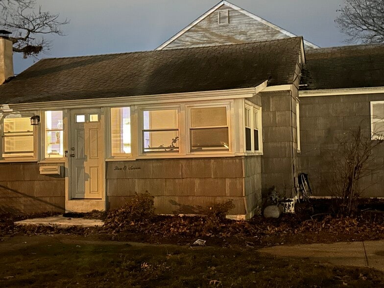 Building Photo - 507 Barton Ave