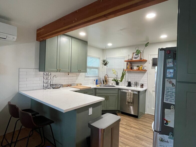 Building Photo - 6740 Amherst St