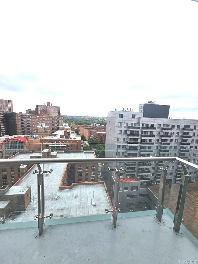 Building Photo - 136-18 Maple Ave