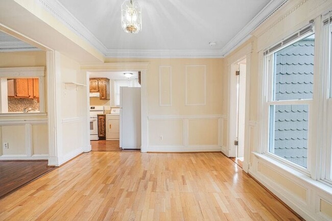 Building Photo - 307 Hawke St