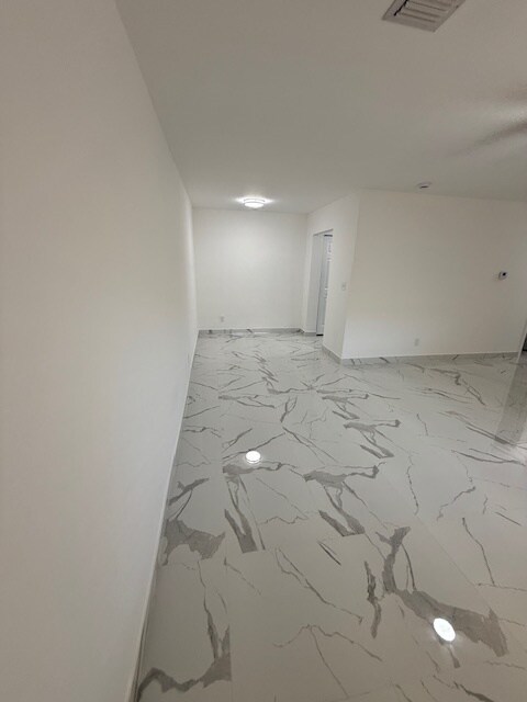 Building Photo - 5962