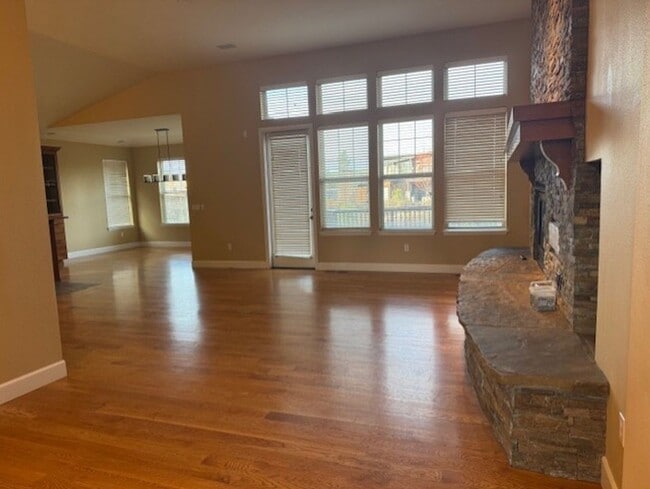 Building Photo - Broken Top Gated Community