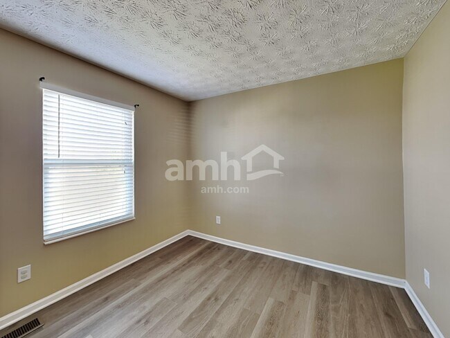 Building Photo - 509 Lake Front Dr