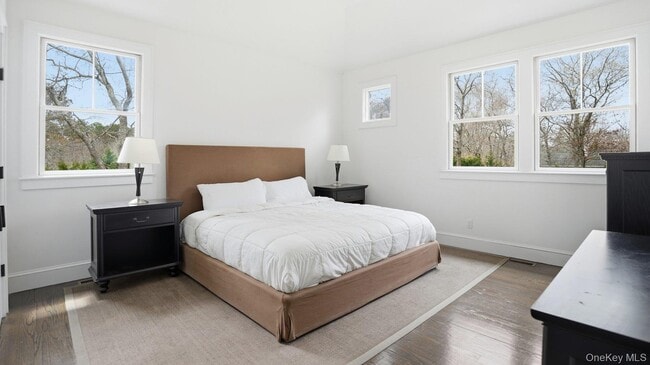 Building Photo - 420 Maple Ave S