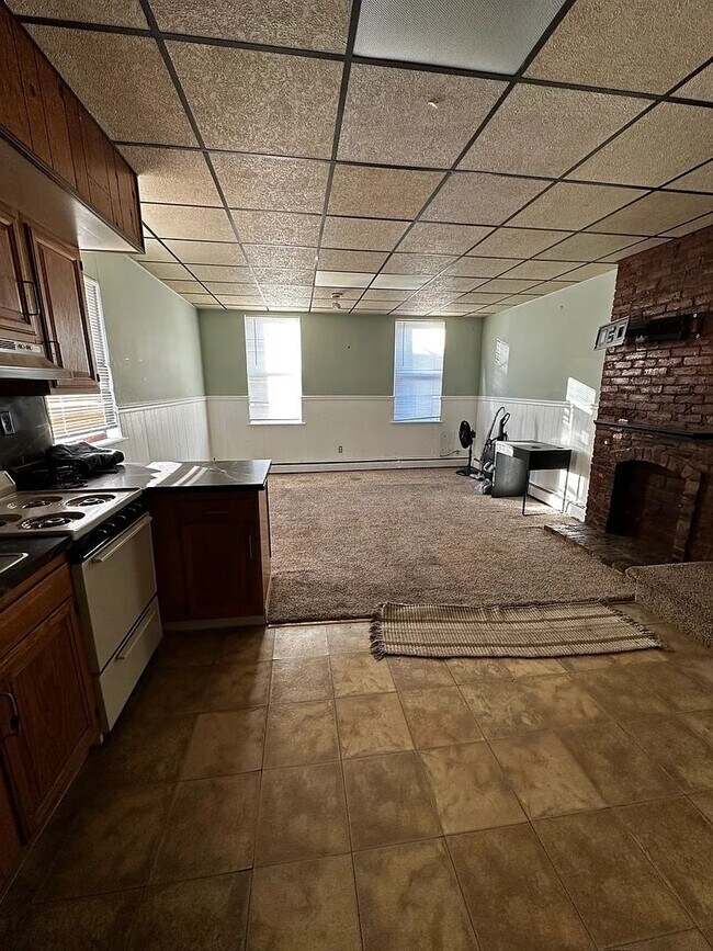 Building Photo - 1523 S 10th St