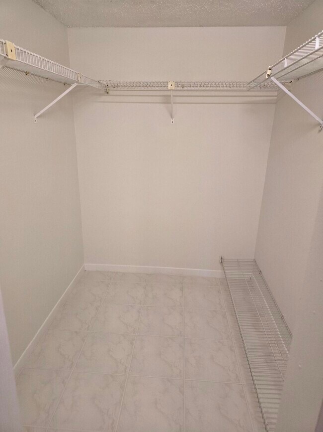 Building Photo - 9413 Boca Cove Cir