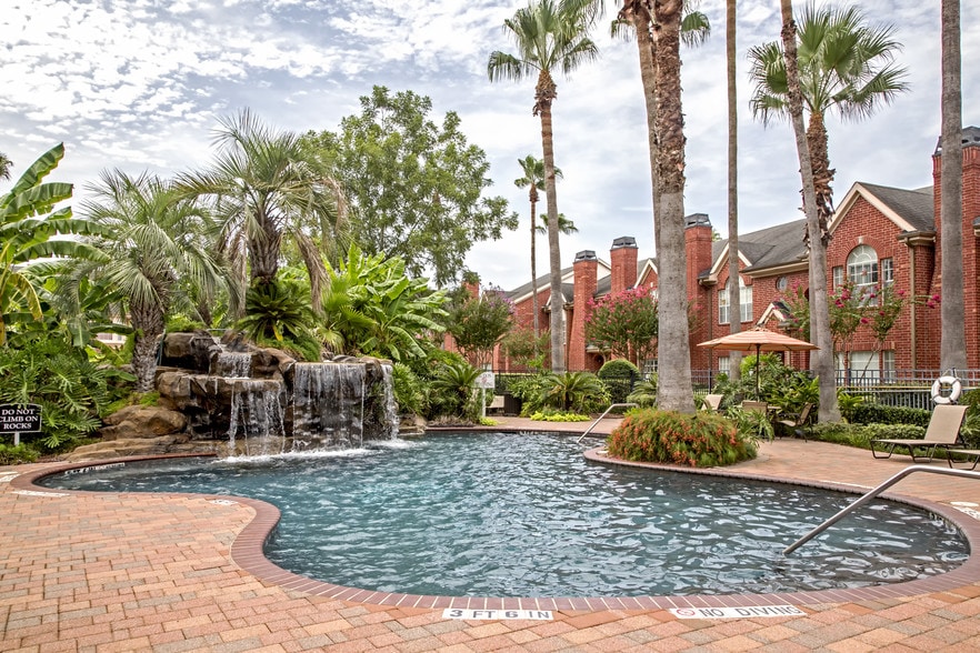 Primary Photo - Miramar Townhomes