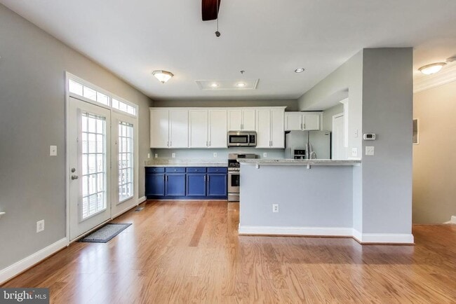 Building Photo - 12804 Short Hills Dr