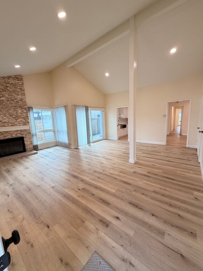 Building Photo - Remodeled 3 Bedroom Cerritos House For Rent with Central AC!