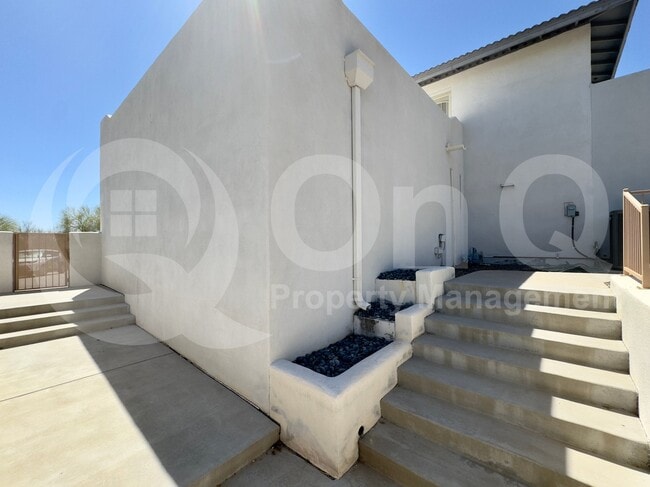 Building Photo - 3700 N San Sebastián Dr