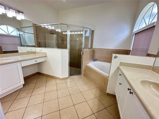 Building Photo - 1365 SW 154th Ct
