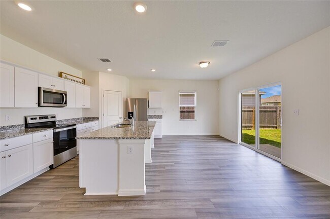 Building Photo - 268 Wren Ln