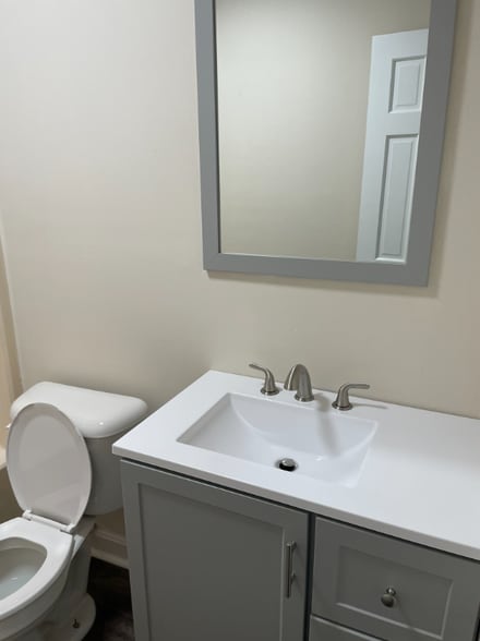 Building Photo - 102 Raleigh St