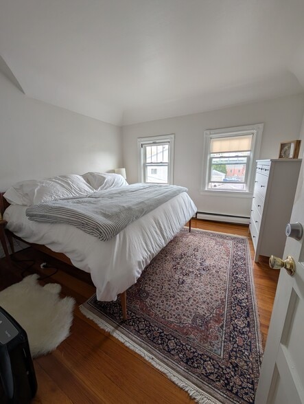 Bedroom 1 - 42 Hidden St