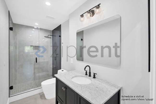 Building Photo - 10950 Saticoy St