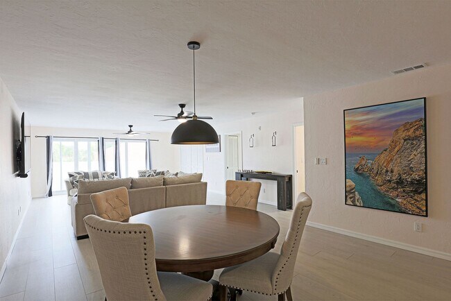 Building Photo - 11921 Seabreeze Cove Ln