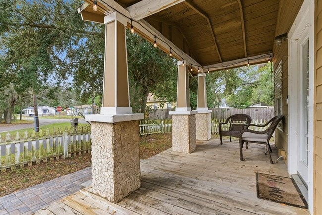 Building Photo - 1302 E Louisiana Ave