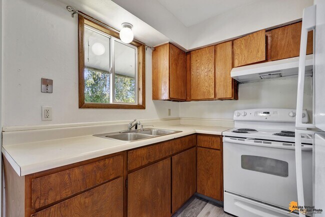 Building Photo - 1121 Latouche St