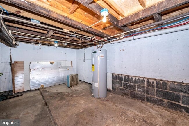 Building Photo - 10 East E Street