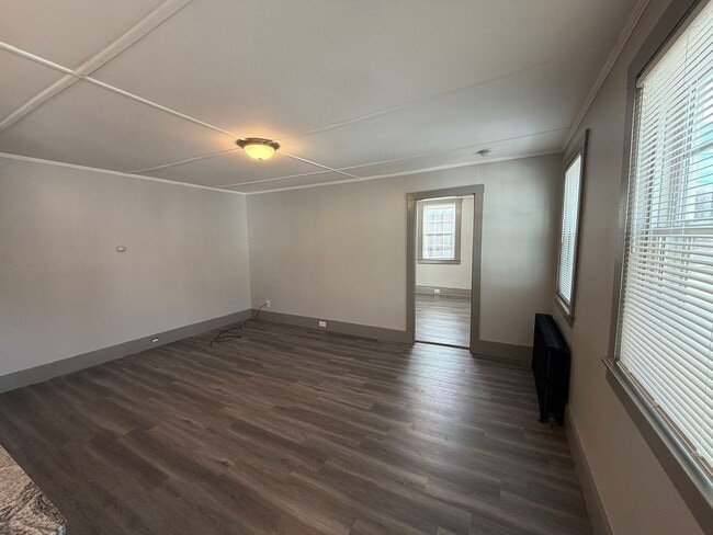 Building Photo - 14 Kearsarge Ave