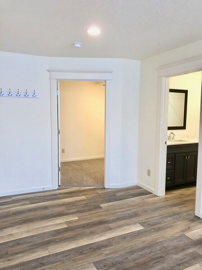 Building Photo - 1 Bedroom in Sellwood