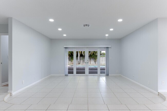 Building Photo - 4695 Brandywine Dr