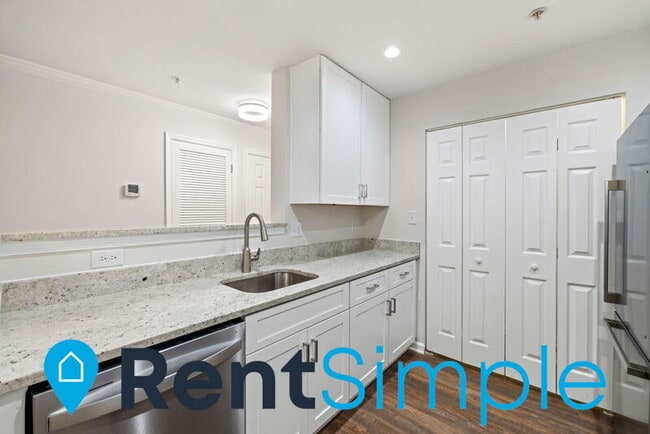 Building Photo - 8075 Lacy Dr