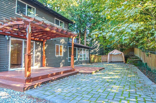 Building Photo - 17630 17th Dr SE