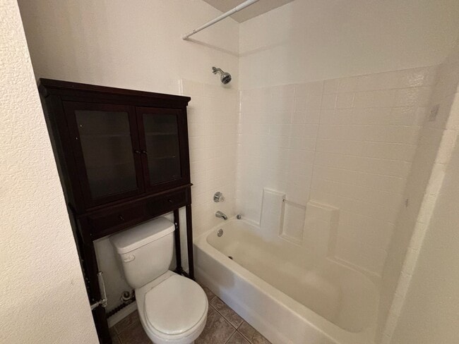 Building Photo - Charming home in gated community in Missio...