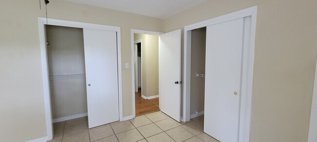 Building Photo - 4/2 (Madison Park) Nice home in quiet neighborhood