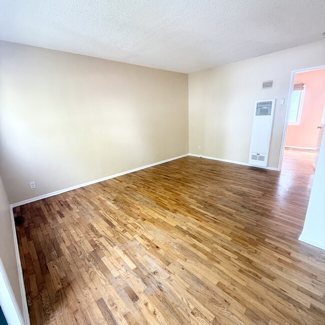 Building Photo - 610 Pier Ave