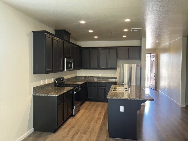 Building Photo - Modern 3-Bedroom, 2-Bath Home with Window ...