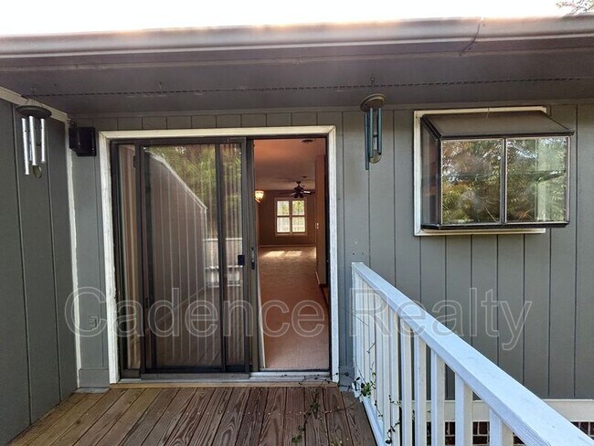 Building Photo - 4194 Spirea Dr