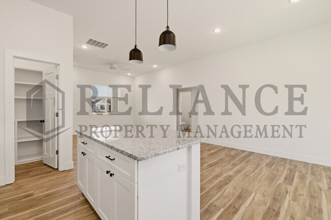 Building Photo - 601 Elmwood St