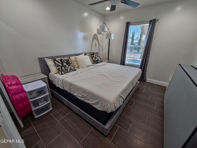 Building Photo - 7321 Cuba Dr