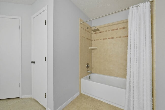 Building Photo - 21335 Park Mt Dr