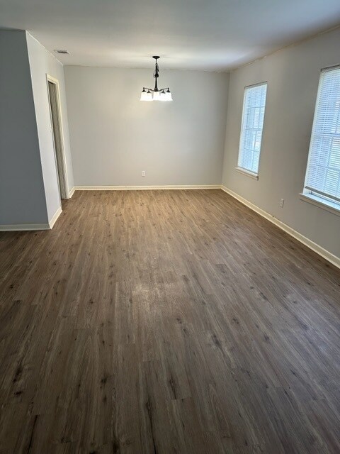 Building Photo - 1927 Montrose Dr