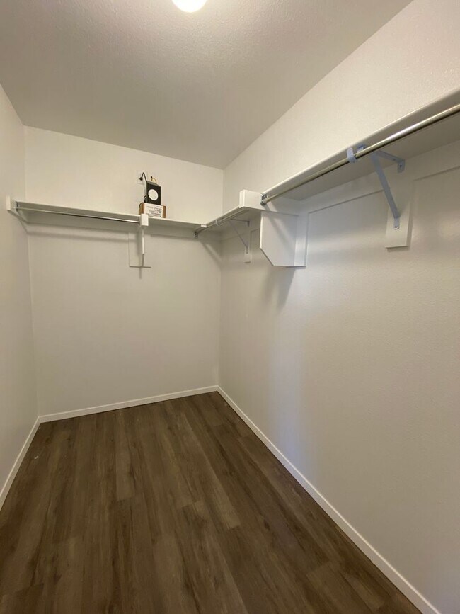 Building Photo - *Pre-leasing* Three Bedroom | Two Bathroom...