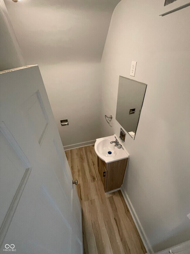 Building Photo - 610 S Gallatin St