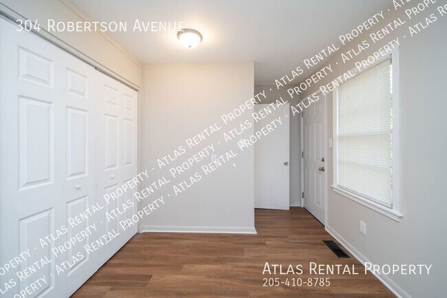 Building Photo - 304 Robertson Ave