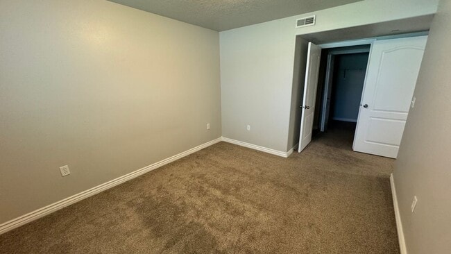 Building Photo - Beautiful 3 bedroom 2 bath in Pleasant Grove