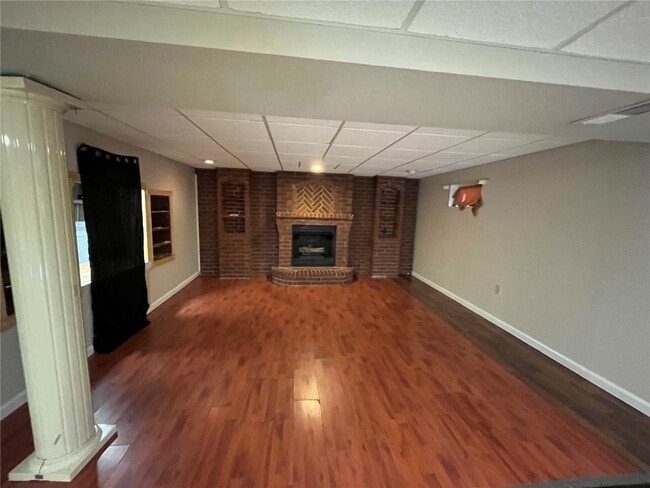 Building Photo - 1705 Derhake Rd